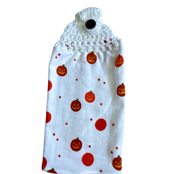 HAND CRAFTED Halloween Crocheted Top Hanging Kitchen or Bathroom Hand Towels - Picture 5 of 9